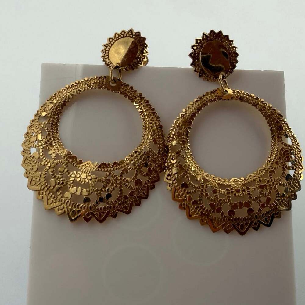 Vintage 14K Yellow Gold Filigree Cutout Drop Post Earrings Dainty 1g